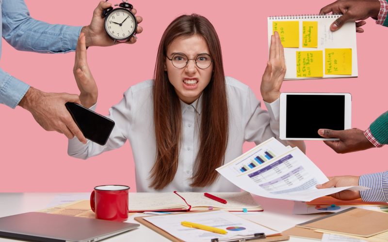 Demandas infinitas no trabalho? Confira 7 dicas para organizar o tempo e priorizar as tarefas do jeito certo