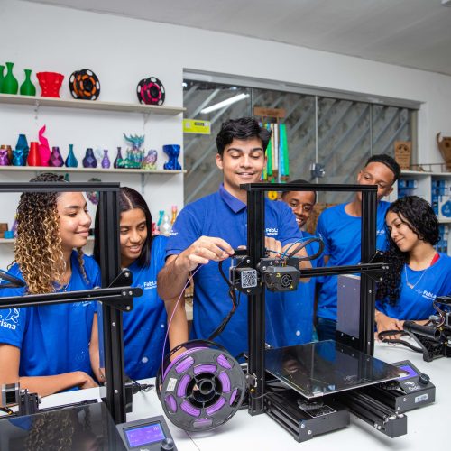 Fablab Ramacrisna comemora 3 anos com certificação internacional e abre as portas para a comunidade