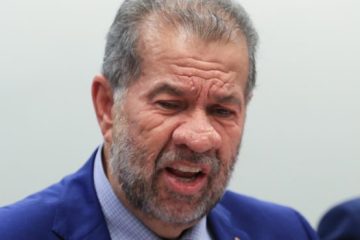 Oposição reúne assinaturas e pede CPI para investigar fraude bilionária no INSS
