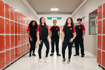 Muito além do bilíngue marca campanha da Maple Bear