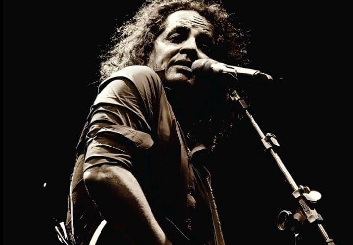 Heberth Azzul celebra 35 anos de carreira com a turnê e álbum No Tom do Azzul
