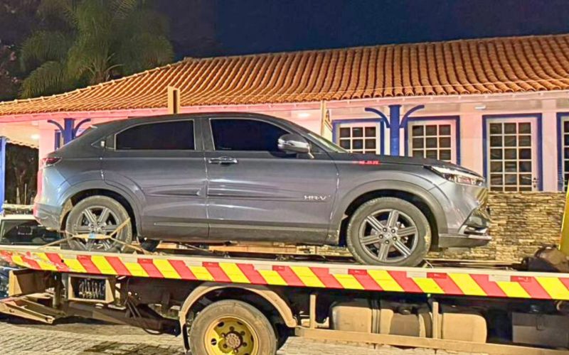 Sistema de Segurança de Mariana identifica carro furtado de alto valor e motorista é preso pela Romu