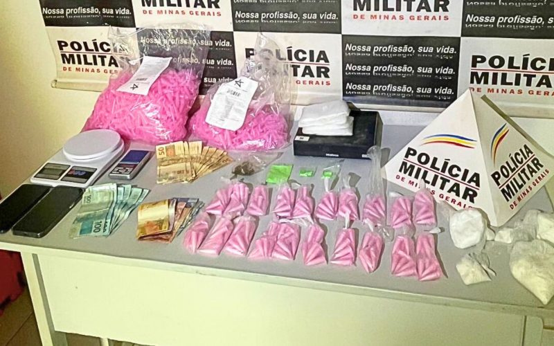 PM impede fuga e apreende drogas após arrombamento de portão em Mariana