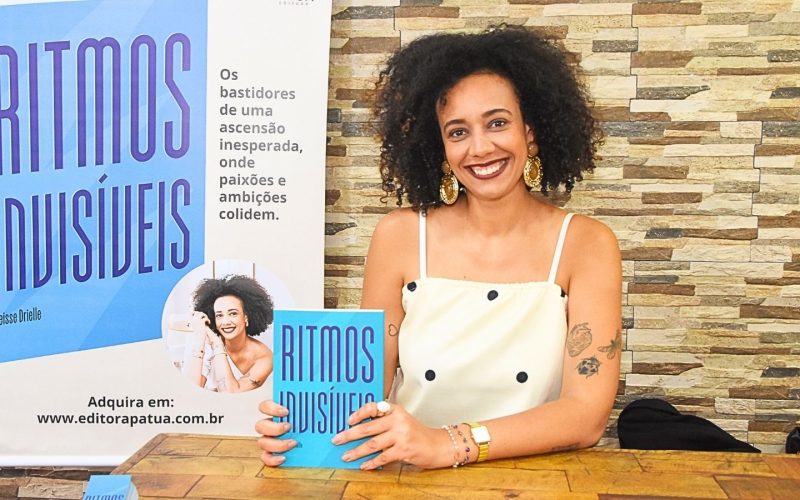 Escritora de Mariana lança livro em São Paulo e volta à cidade para encontro com fãs.