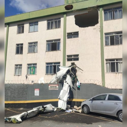 Avião com cinco ocupantes despenca e colide com edifício em Belo Horizonte; duas vítimas fatais registradas