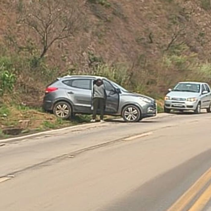 Acidente na MG-262 gera vazamento de óleo e aciona os Bombeiros em Mariana