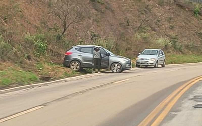Acidente na MG-262 gera vazamento de óleo e aciona os Bombeiros em Mariana