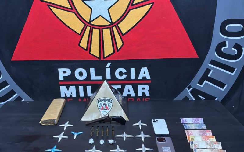 Tentativa de fuga pelo telhado termina em prisão de duo com drogas e arma em Mariana
