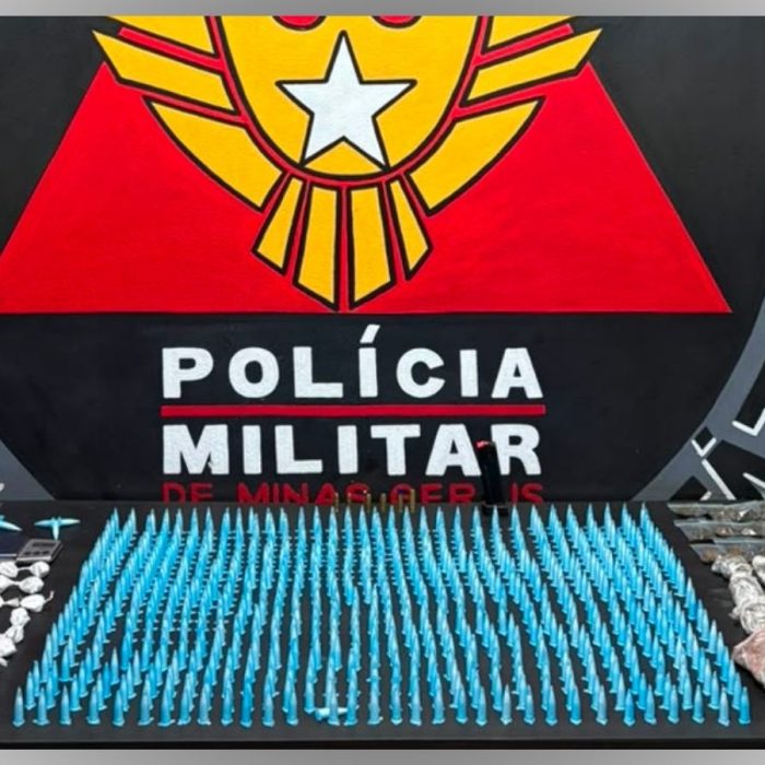 Operação da PM em Mariana resulta na apreensão de 741 pinos de cocaína, uma moto adulterada e munições; um detido.